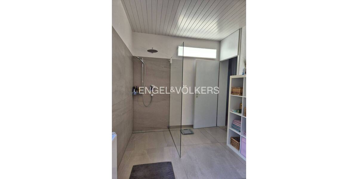 Mehrfamilienhaus, Wohnhaus Tübingen Waldhäuser - 8 Zimmer, 343 m&sup2;, 3.900&euro; | Angebot:25775016