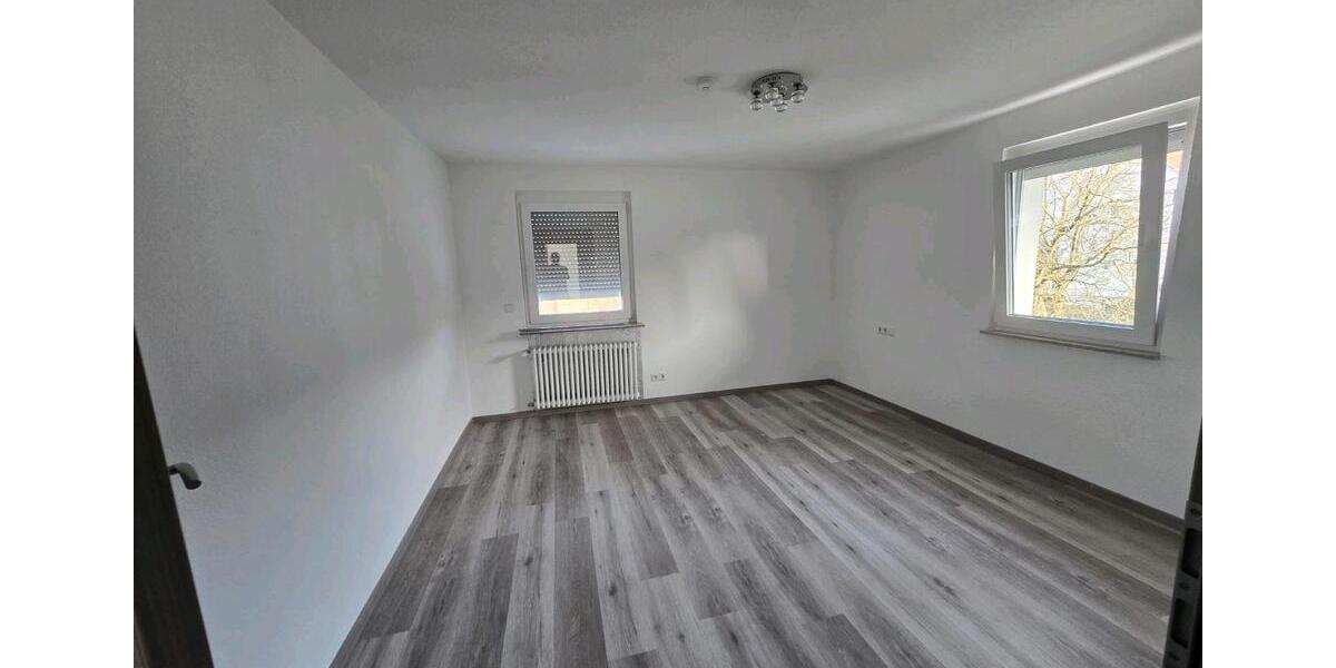 Etagenwohnung Gärtringen - 3.5 Zimmer, 100 m&sup2;, 1.500&euro; | Angebot:25432110