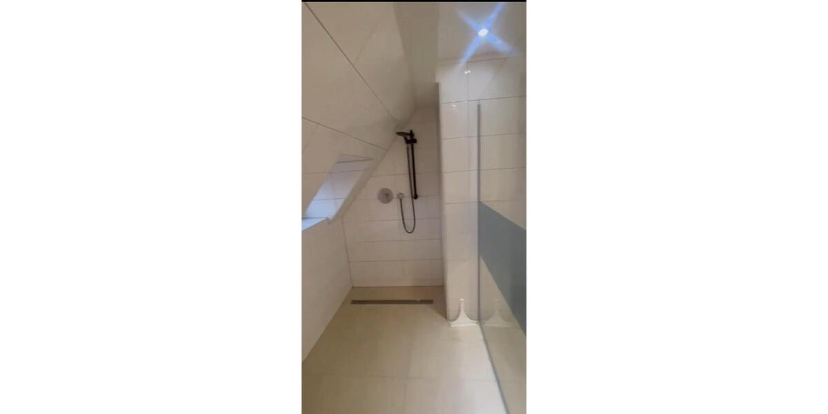 Dachgeschoßwohnung Stuttgart Hedelfingen - 3 Zimmer, 70 m&sup2;, 1.100&euro; | Angebot:25968270