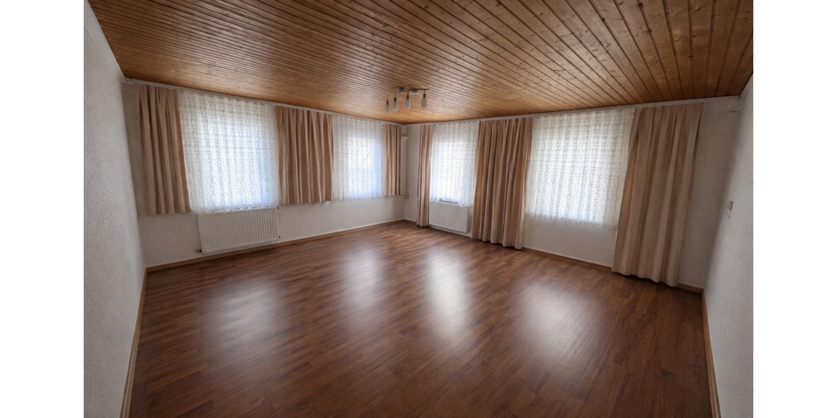 Etagenwohnung Esslingen am Neckar - 5 Zimmer, 148 m&sup2;, 450.000&euro; | Angebot:25959641