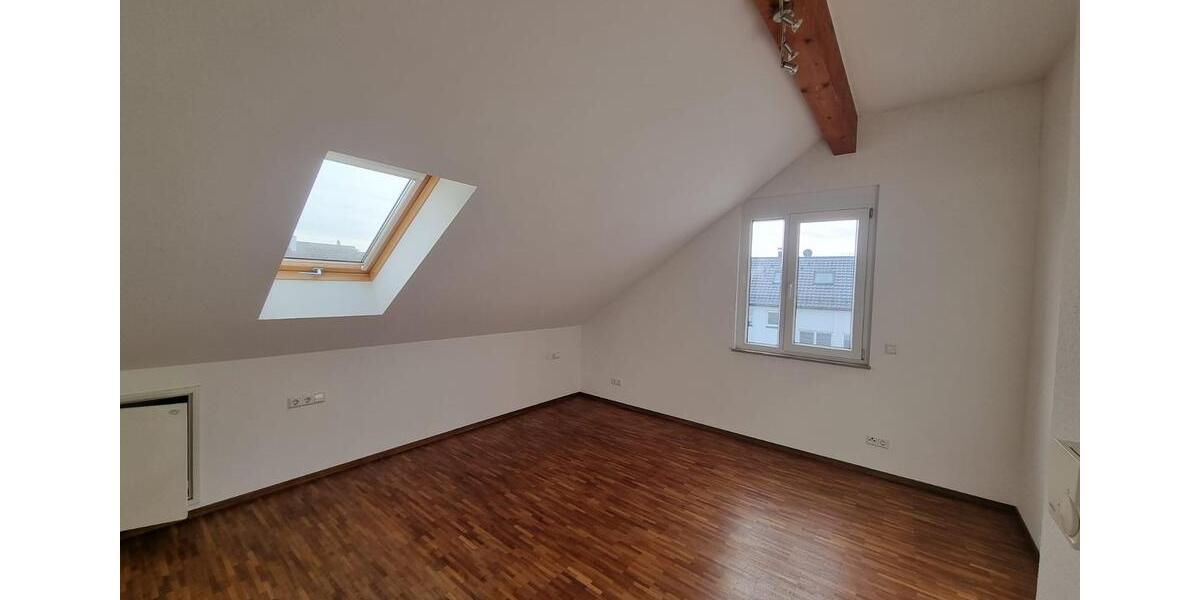 Dachgeschoßwohnung Denkendorf - 3.5 Zimmer, 95 m&sup2;, 1.320&euro; | Angebot:27587633