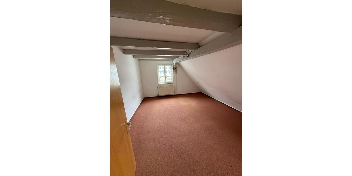 Dachgeschoßwohnung Rottenburg am Neckar - 3.5 Zimmer, 75 m&sup2;, 185.000&euro; | Angebot:26804440