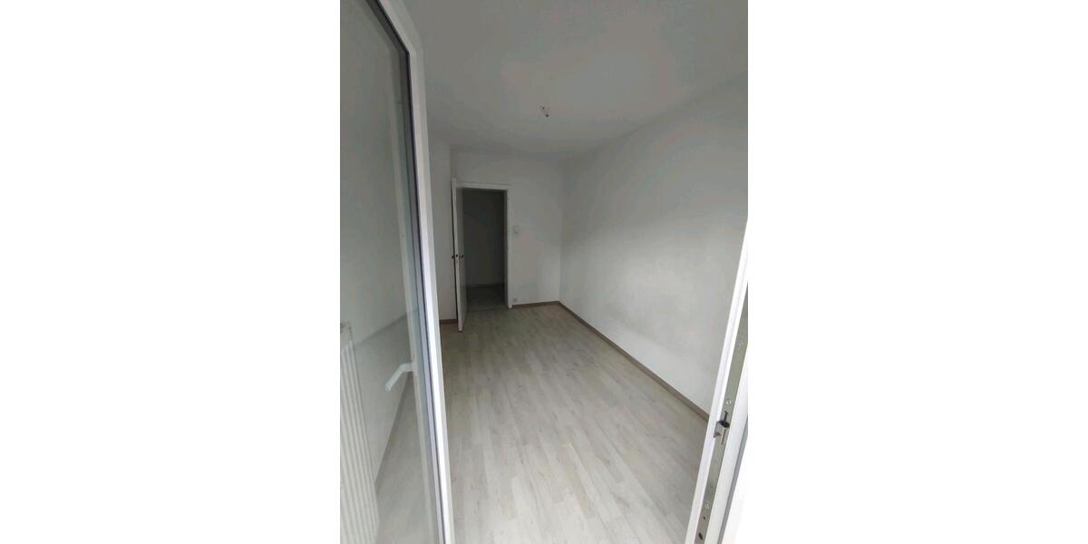 Hochparterre Esslingen am Neckar Pliensauvorstadt - 3 Zimmer, 65 m&sup2;, 1.200&euro; | Angebot:27589504