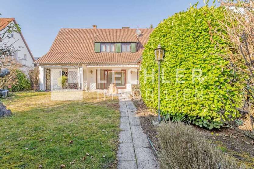 Haus zum Kaufen in Stuttgart Riedenberg 1.690.000 € 221 m²