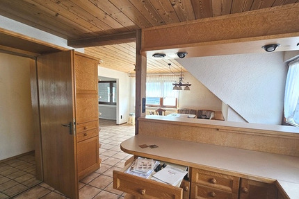 ++Haus mit 2 Wohnungen, Balkon, Küche und große Doppelgarage 7 zimmer