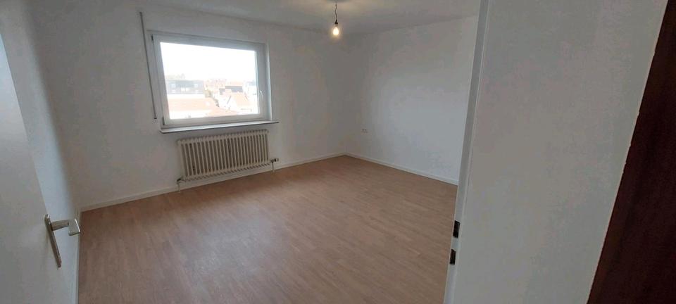 Etagenwohnung Gerlingen - 3 Zimmer, 77 m&sup2;, 1.475&euro; | Angebot:25641336