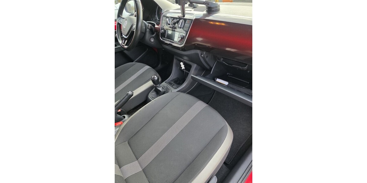 VW UP 176.500 km 6.100 &euro; Denkendorf 73770