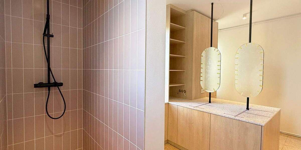 Etagenwohnung Stuttgart West - 5 Zimmer, 140 m&sup2;, 2.450&euro; | Angebot:25073679