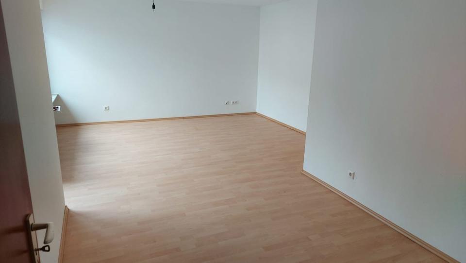 3 Zimmer Eigentumswohnung renoviert ohne Maklergebühren 74,26 qm