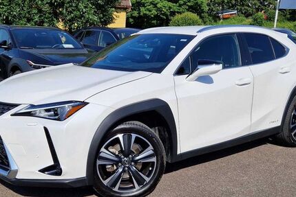 Lexus UX 28.222 km 26.950 € Nürtingen 72622