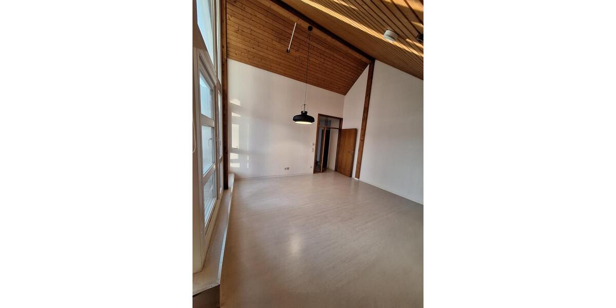 Dachgeschoßwohnung Stuttgart Vaihingen - 2 Zimmer, 65 m&sup2;, 900&euro; | Angebot:25923483