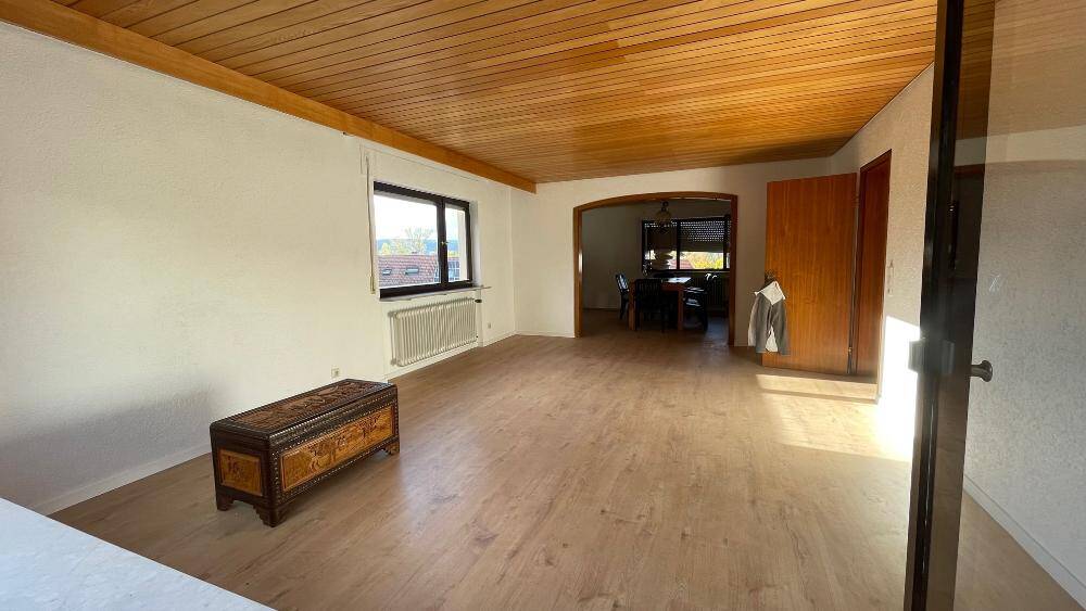 Mehrfamilienhaus, Wohnhaus Weil der Stadt - 6 Zimmer, 132 m&sup2;, 2.300&euro; | Angebot:25690065