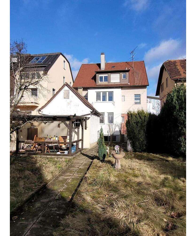 Haus zum Kaufen in Ludwigsburg 890.000 € 270 m²