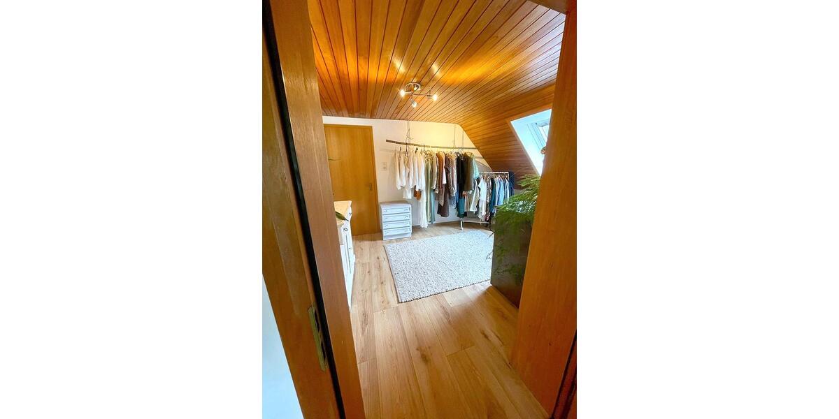 Einfamilienhaus Böblingen - 5.5 Zimmer, 170 m&sup2;, 490.000&euro; | Angebot:26634548