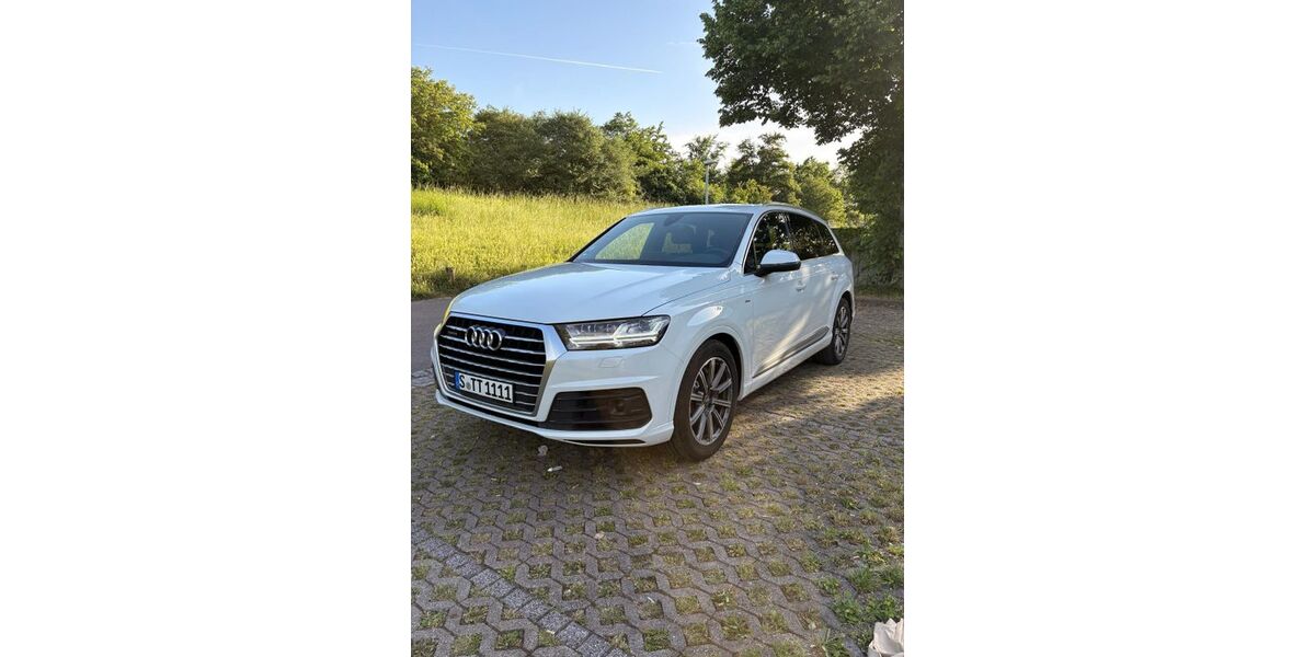 Audi Q7 163.900 km 33.990 &euro; Stuttgart 70499