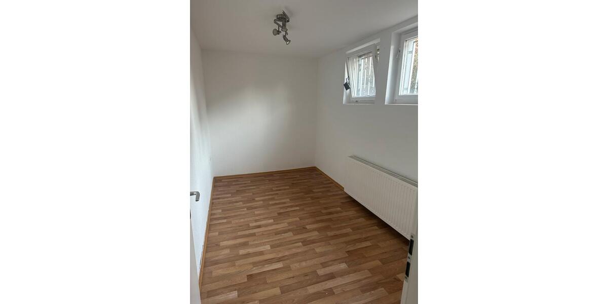 Erdgeschoßwohnung Esslingen am Neckar Hegensberg - 3 Zimmer, 58 m&sup2;, 850&euro; | Angebot:24294429