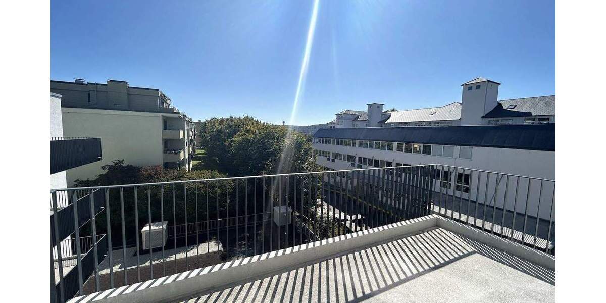 Etagenwohnung Stuttgart Untertürkheim - 5 Zimmer, 120 m&sup2;, 1.990&euro; | Angebot:25727984