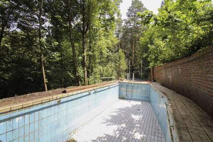 Exklusives Gartengrundstück mit Pool & Terrasse in begehrter Lage von Stuttgart zimmer