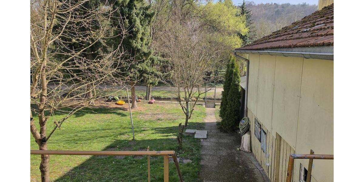 Mehrfamilienhaus, Wohnhaus Pforzheim Eutingen - 6 Zimmer, 180 m&sup2;, 280.000&euro; | Angebot:25999757