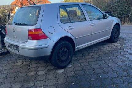 VW Golf 128.000 km 600 &euro; Bad Liebenzell 75378