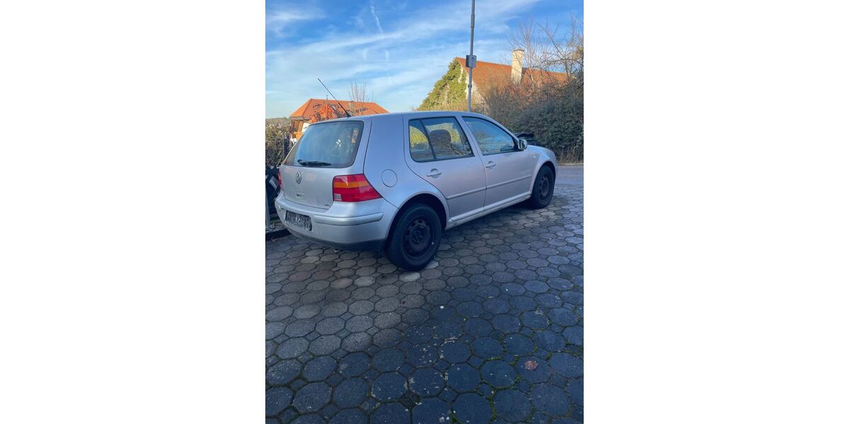 VW Golf 128.000 km 600 &euro; Bad Liebenzell 75378