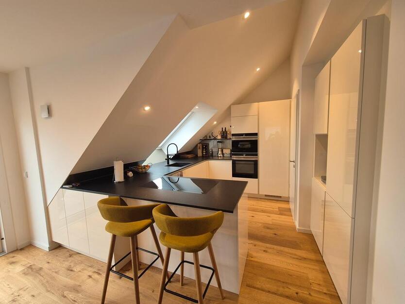 Wunderschöne 5 Zimmer Wohnung KfW 55 mit EBK und TG 2 Stellplätzen zu vermieten zimmer