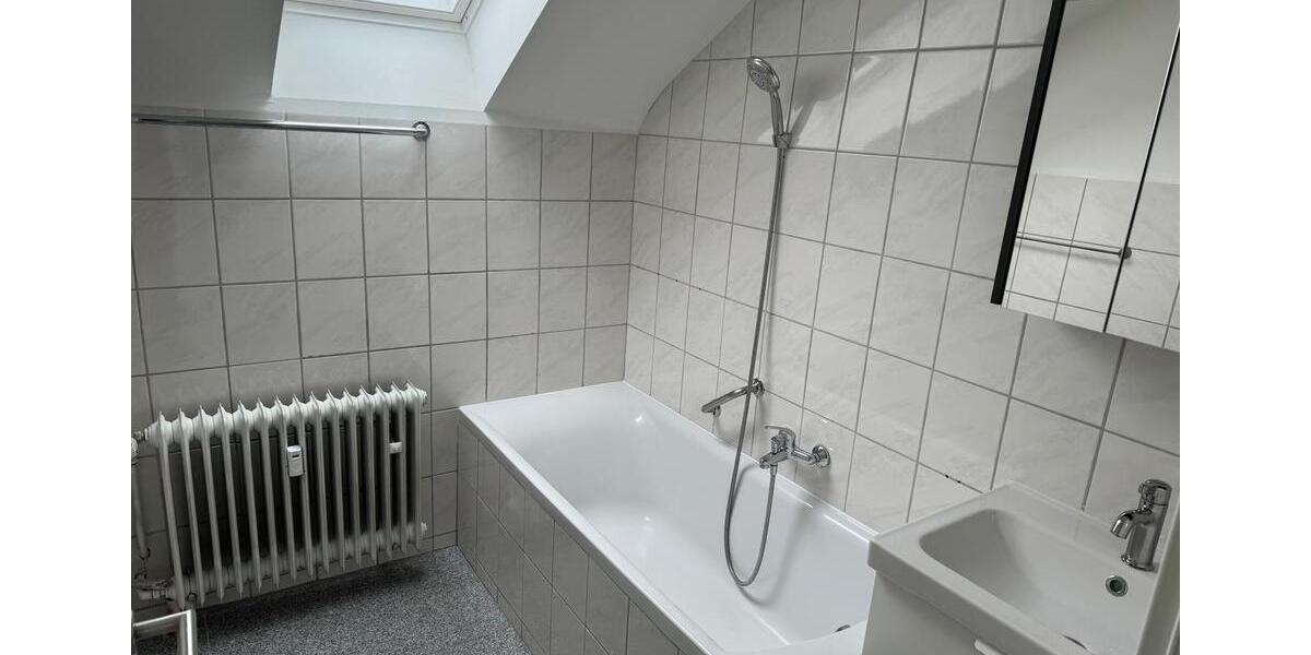Dachgeschoßwohnung Sindelfingen - 2 Zimmer, 58 m&sup2;, 1.000&euro; | Angebot:26414171