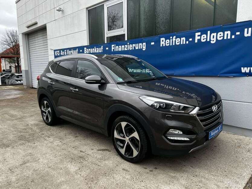 Hyundai TUCSON 122.000 km 15.900 € Unterensingen 72669