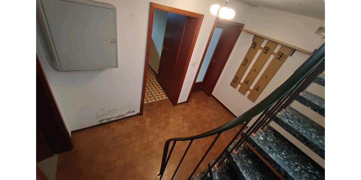 Doppelhaushälfte Leonberg - 6 Zimmer, 146 m&sup2;, 500.000&euro; | Angebot:26926171