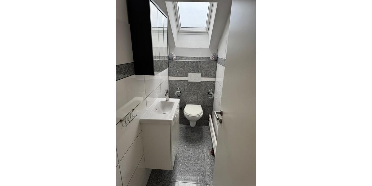 Dachgeschoßwohnung Sindelfingen - 2 Zimmer, 58 m&sup2;, 1.000&euro; | Angebot:24782144