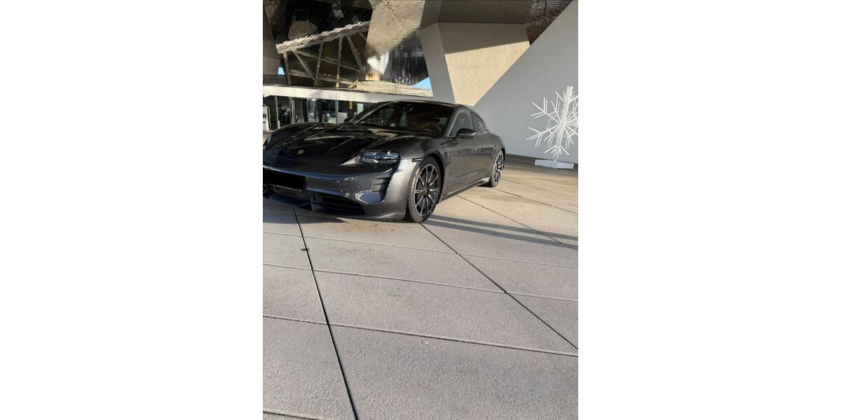 Porsche Taycan 29.500 km 89.900 &euro; Stuttgart 70193
