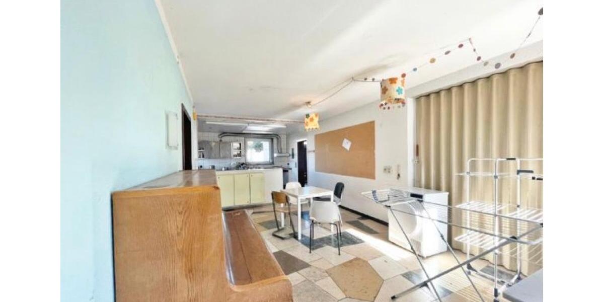 Einfamilienhaus Esslingen am Neckar Brühl - 6 Zimmer, 230 m&sup2;, 3.350&euro; | Angebot:27620333