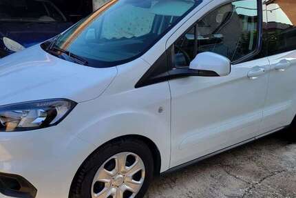 Ford Tourneo Courier 35.000 km 13.600 € Esslingen am Neckar 73730