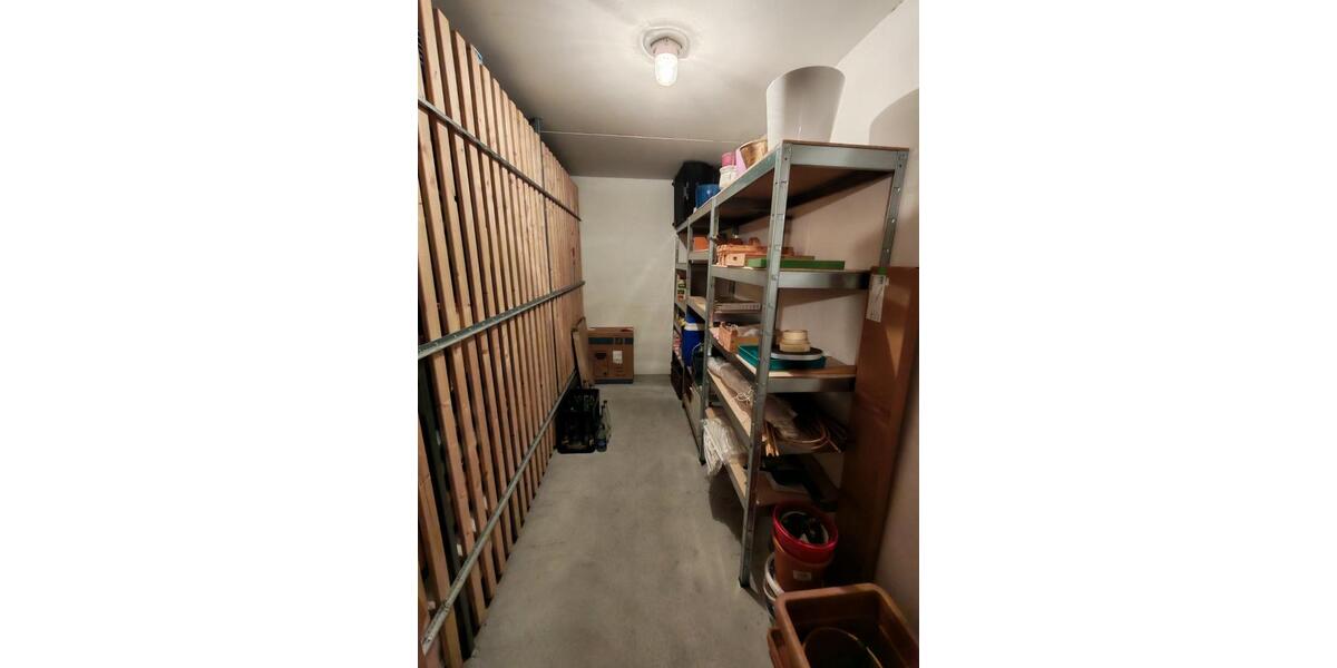 Etagenwohnung Esslingen am Neckar Hegensberg - 4 Zimmer, 90 m&sup2;, 1.200&euro; | Angebot:25959556