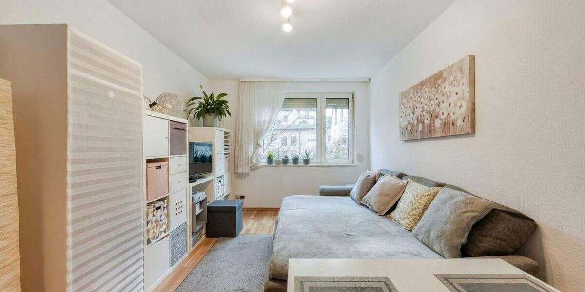 +++ Nahe BOSCHPORSCHEMAHLEWaldS-Bahn - Hochparterre (Erdgeschoss) ohne Balkon - teilmodernisiert - inkl. Einbaukü... 2 zimmer