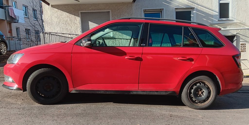 Skoda Fabia 122.800 km 11.900 &euro; Stuttgart 70195