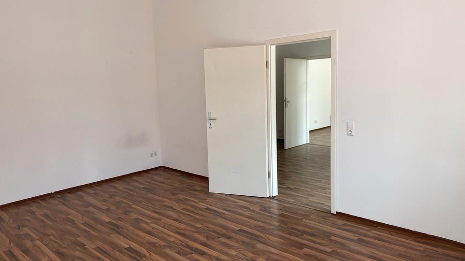 Erdgeschoßwohnung Pforzheim - 4 Zimmer, 107 m&sup2;, 1.000&euro; | Angebot:26623410