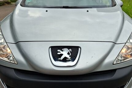 Peugeot 308 236.732 km 1.950 € Fellbach 70736