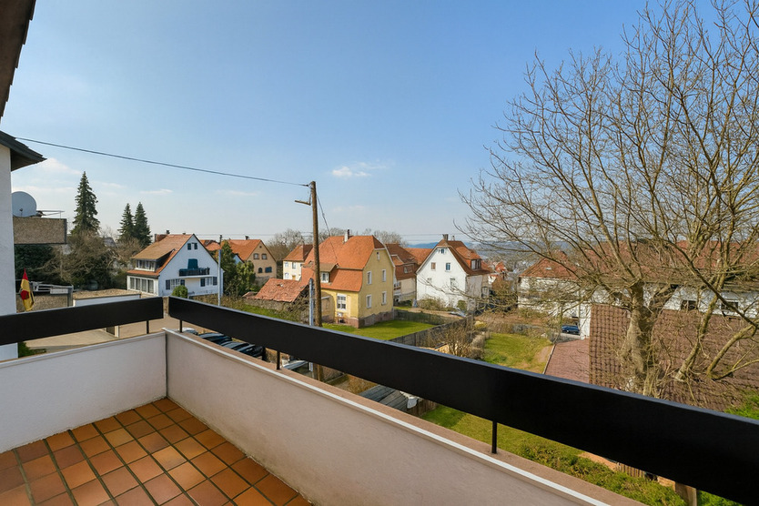 Gepflegtes Reiheneckhaus m. Terrasse u. drei Balkonen in bevorzugter, zentrumsnaher Lage