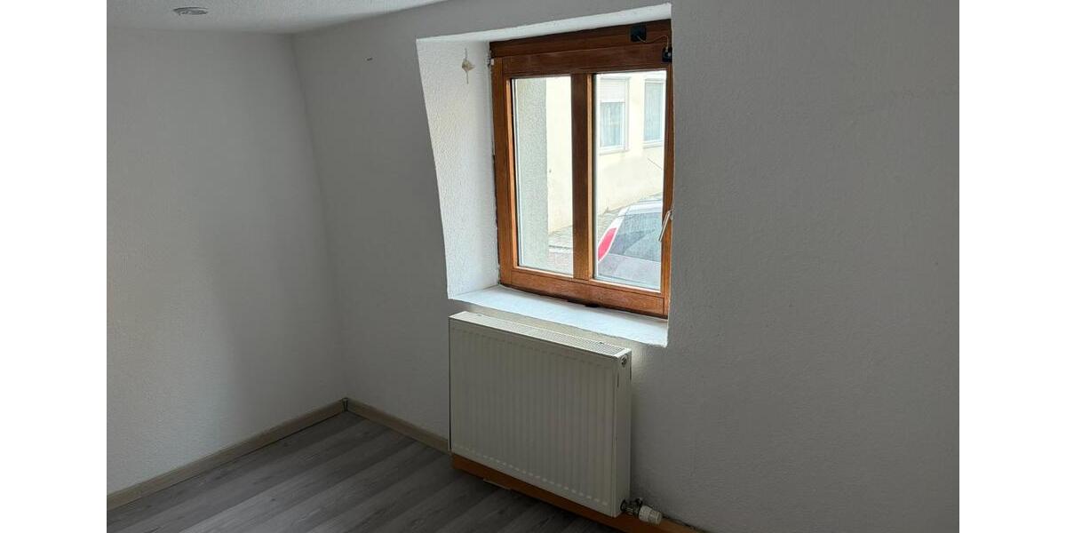 Einfamilienhaus Markgröningen - 5 Zimmer, 105 m&sup2;, 1.000&euro; | Angebot:25403160