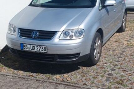 VW Touran 238.000 km 3.600 &euro; Gäufelden 71126