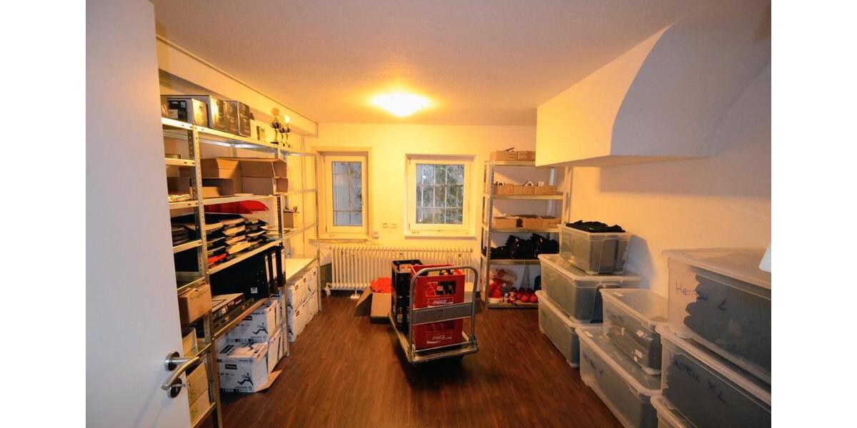 Gewerbeobjekt Herrenberg - 1.300&euro; | Angebot:24803589