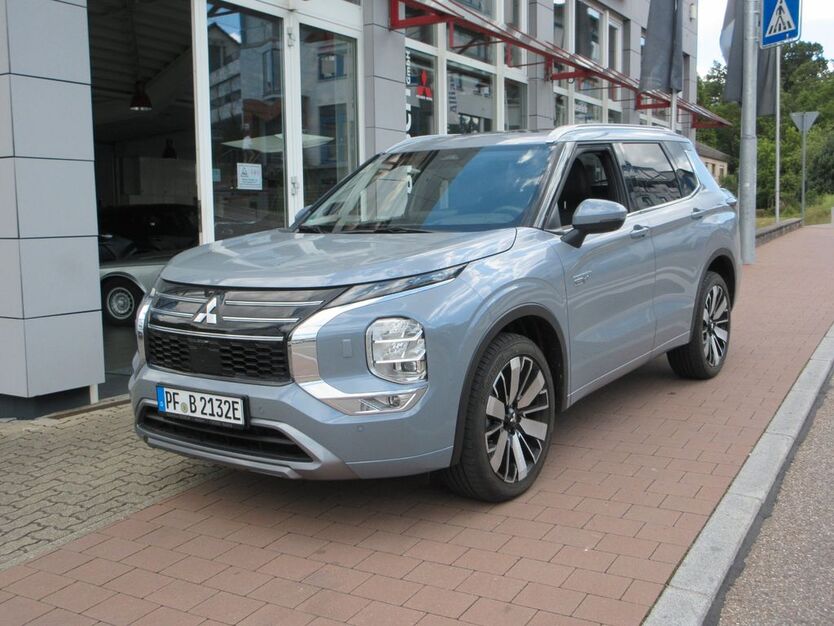 Mitsubishi Plug-in Hybrid Outlander 1.200 km 54.990 € Niefern 75223