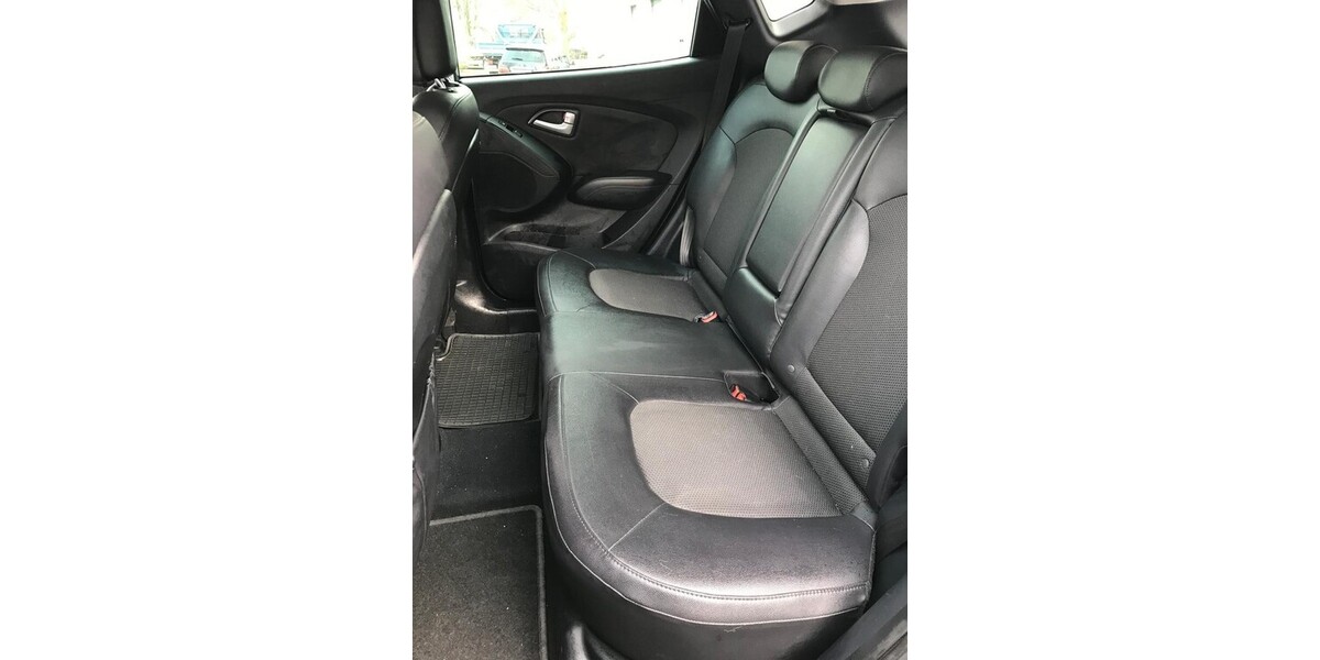 Hyundai IX35 128.000 km 11.900 € Stuttgart 70173