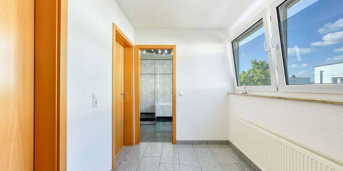 Reihenmittelhaus Stuttgart Zuffenhausen - 4 Zimmer, 119 m&sup2;, 700.000&euro; | Angebot:22449949