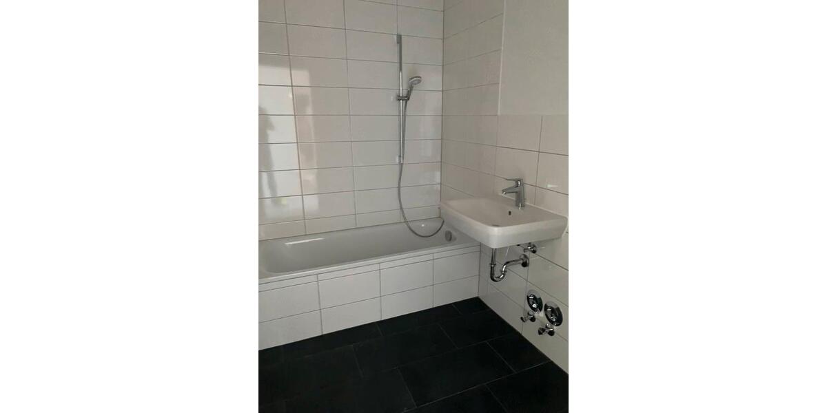 Etagenwohnung Kornwestheim - 4 Zimmer, 77 m&sup2;, 867&euro; | Angebot:26477067