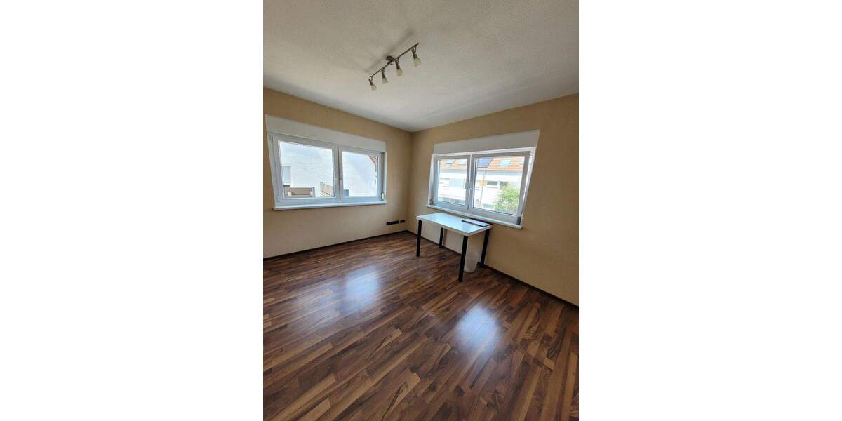 Mehrfamilienhaus, Wohnhaus Ostfildern Scharnhausen - 7 Zimmer, 258 m&sup2;, 990.000&euro; | Angebot:25724178