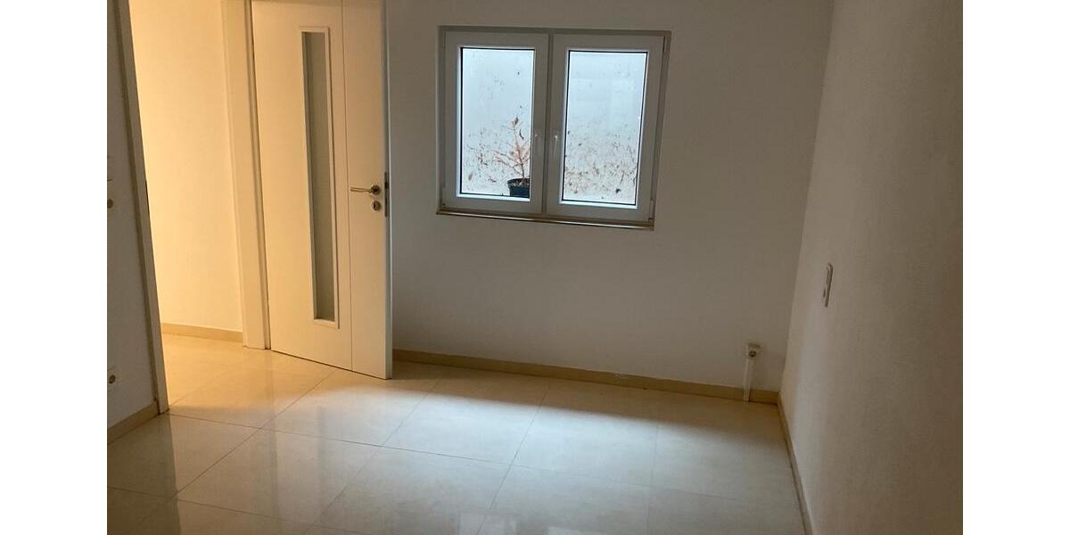 Etagenwohnung Markgröningen - 2 Zimmer, 60 m&sup2;, 1.000&euro; | Angebot:25902079