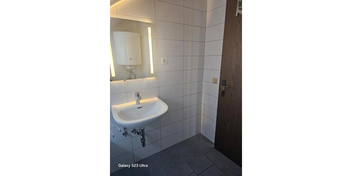 Dachgeschoßwohnung Gärtringen - 3 Zimmer, 70 m&sup2;, 1.250&euro; | Angebot:25342628