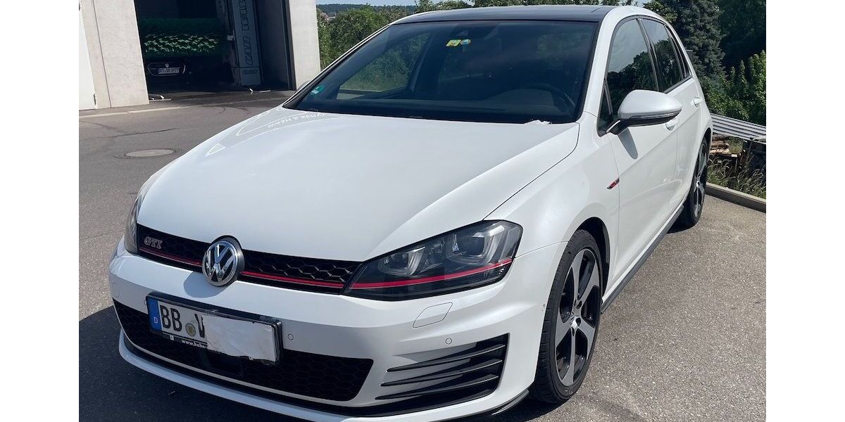 VW Golf 136.000 km 15.450 &euro; Holzgerlingen 71088